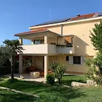 Apartment 4mios