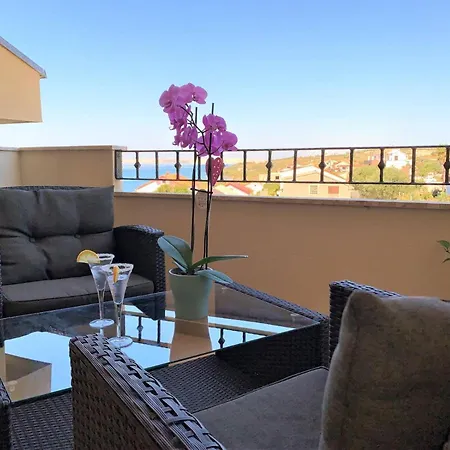 4mios アパート Ražanac