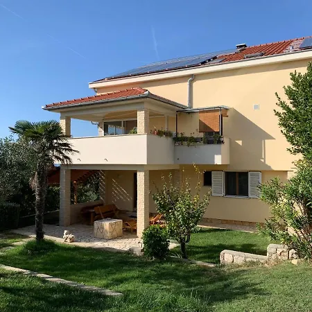 Apartment 4mios