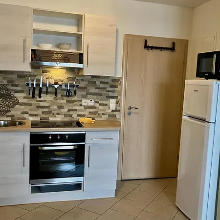 4mios Apartman *
