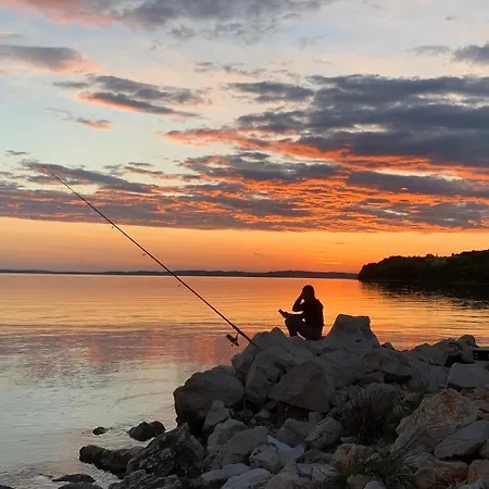 アパート 4mios *