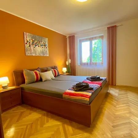 4mios Apartment *